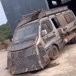 代号尸潮手游:探索废土世界,携手奋战抵御丧尸侵袭的终极生存挑战