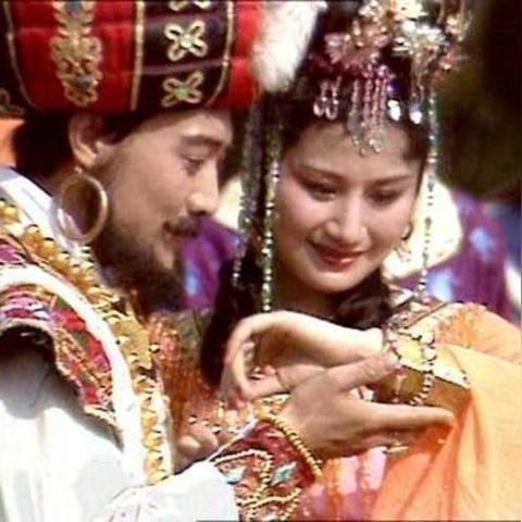 (国王滑冰作文)国王滑冰:陛下翩翩起舞 冰上风采绝伦 (国王滑冰作文)国王滑冰:陛下翩翩起舞 冰上风采绝伦