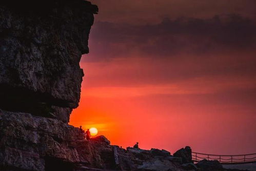 (忽闻海上有仙山指的是蓬莱)忽闻蓬莱有仙道是哪首诗?来探索中国古典文学中的神秘世界 (忽闻海上有仙山指的是蓬莱)忽闻蓬莱有仙道是哪首诗?来探索中国古典文学中的神秘世界