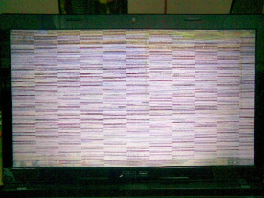 (电脑一直重启花屏)电脑频繁自动重启并出现花屏问题，如何解决？