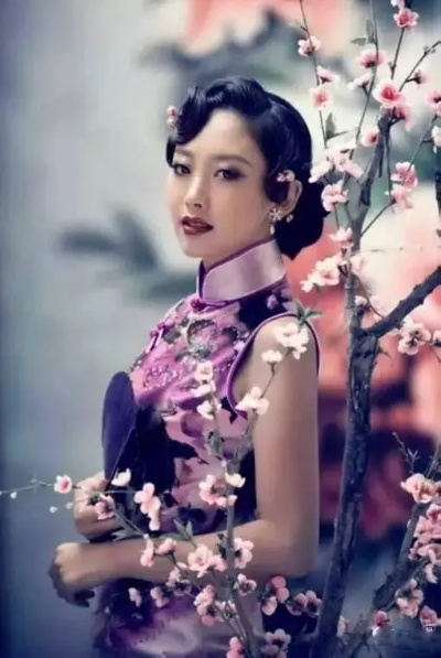 (风华绝代 万人惊艳)风华绝代，万人惊艳，独领风骚引无数惊叹