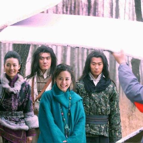 《雪山飞狐》经典故事全篇在线免费阅读，带你领略绝世武侠的精彩世界！