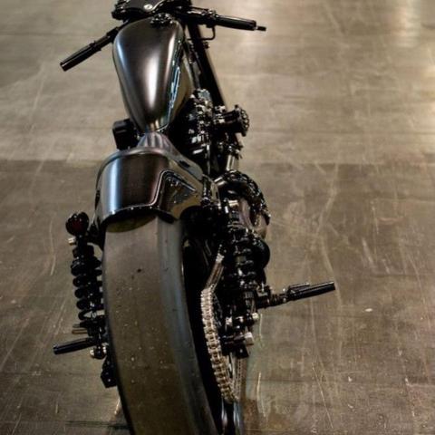 隐形守护者原型：深入剖析现代社会中父母角色的隐秘性及其对子女成长的积极影响