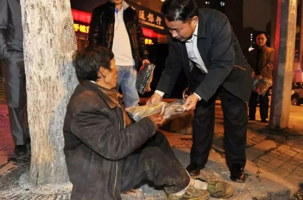 流浪守护者:用爱的力量传递温暖,守护无家可归者的希望与未来 流浪守护者:用爱的力量传递温暖,守护无家可归者的希望与未来