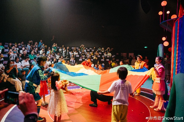 (沉浸式真人剧场是什么)沉浸式真人互动剧情体验，全新手游玩法震撼来袭