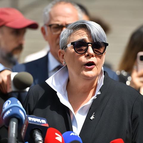 (金币大富翁人才怎么获得)金币大富翁招募卡无法使用，赚取财富之路遇坎坷问题待解