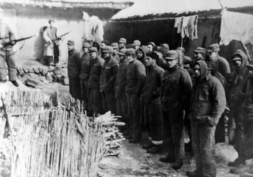 (被敌人击中)被击败并被敌人俘虏的含义及影响深远