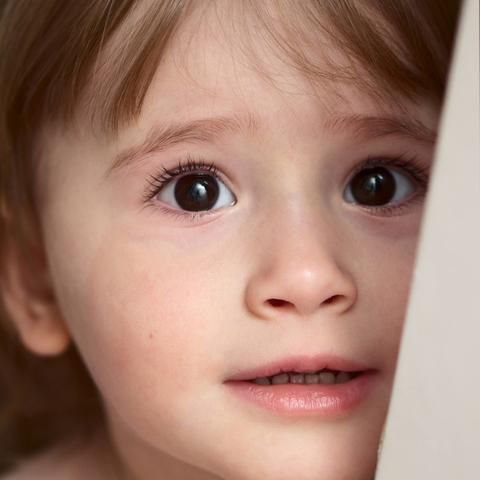 社交时代的孤独：探讨人际交往冲突下的个体情绪困境与应对策略