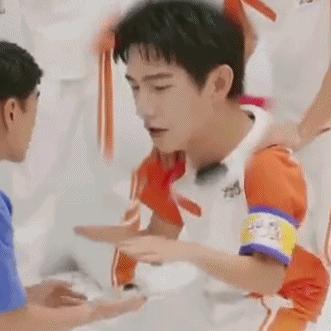 元能失控与元气骑士：哪款游戏更具趣味性与挑战性，值得一试？